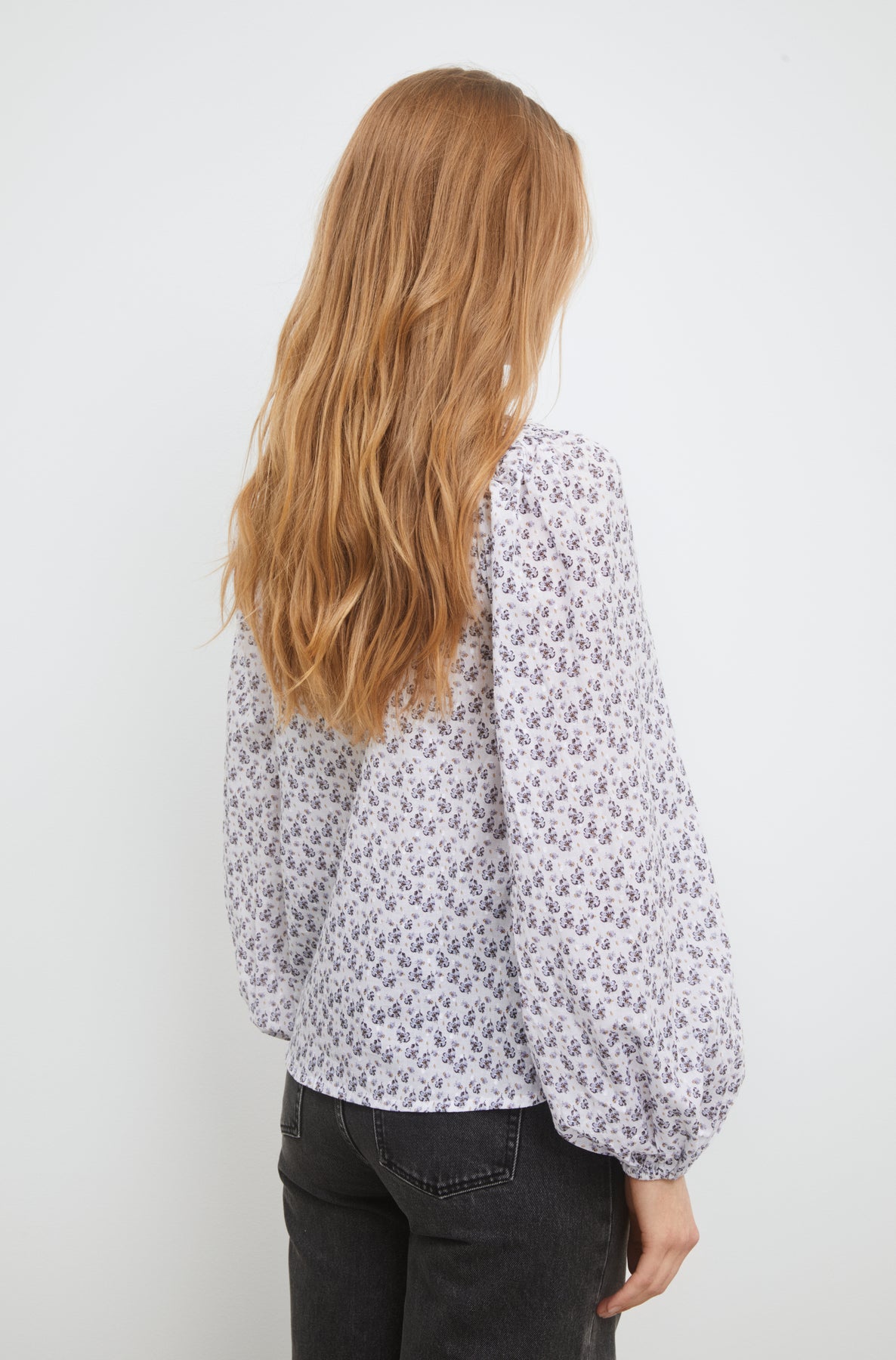 Karro Blouse - White Lupin Print