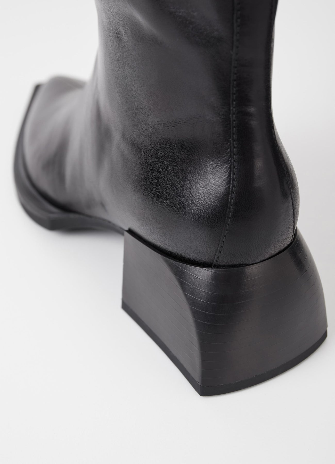 5453 Vivian - Black