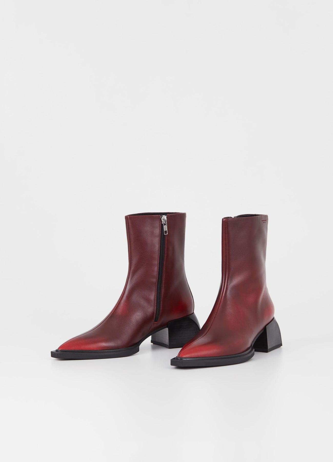 5453 Vivian - Red