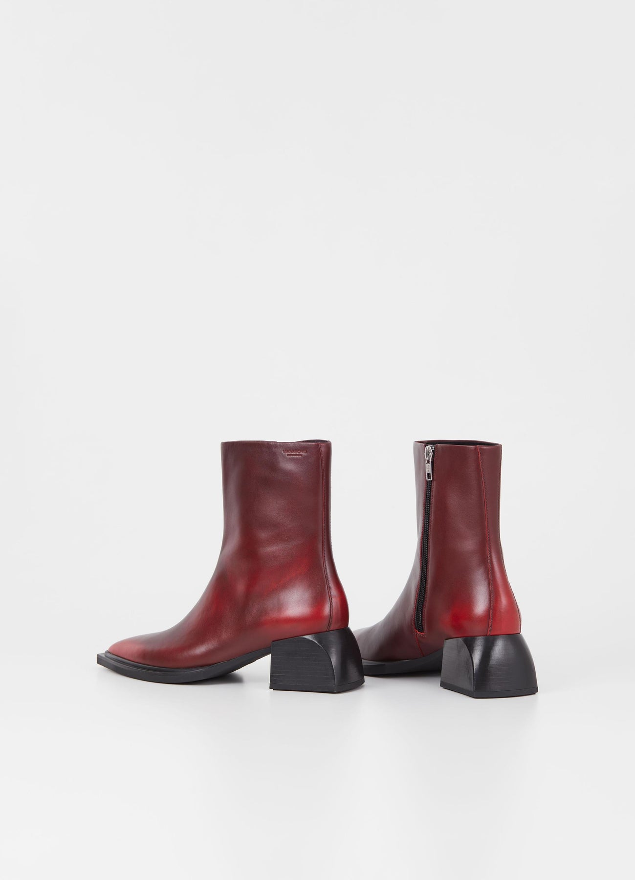 5453 Vivian - Red