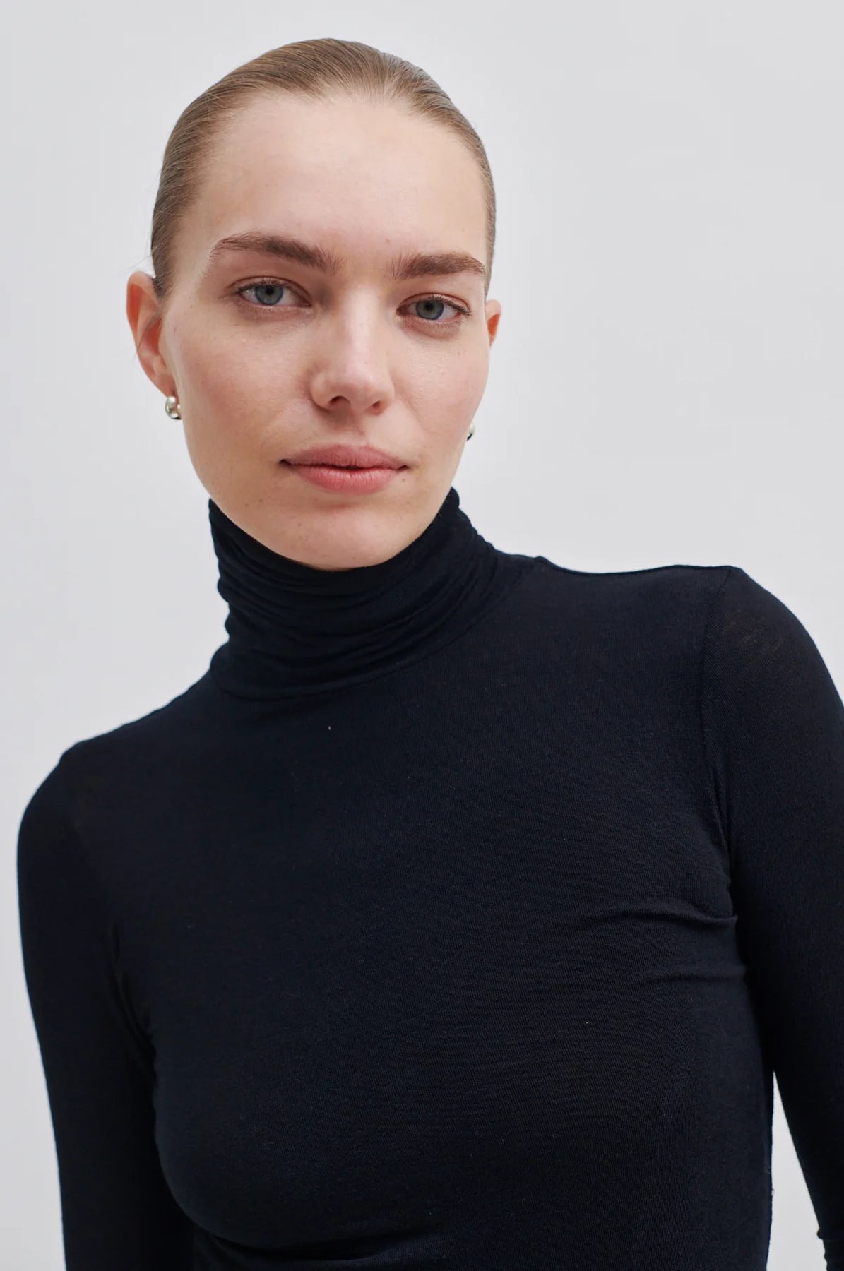 Matima T-Neck Tee - Svart