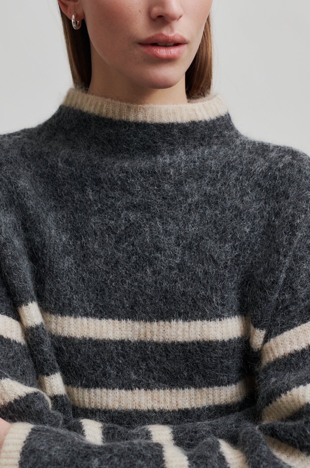 Ovalis Knit T-Neck - Volcanic Ash