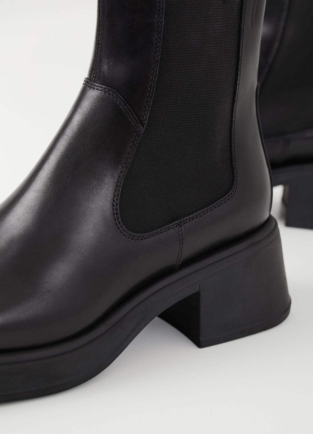 5642-001 Dorah - Black
