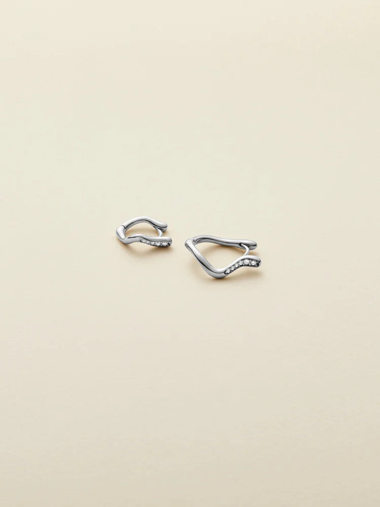 Yasmin 8 Huggie - Silver