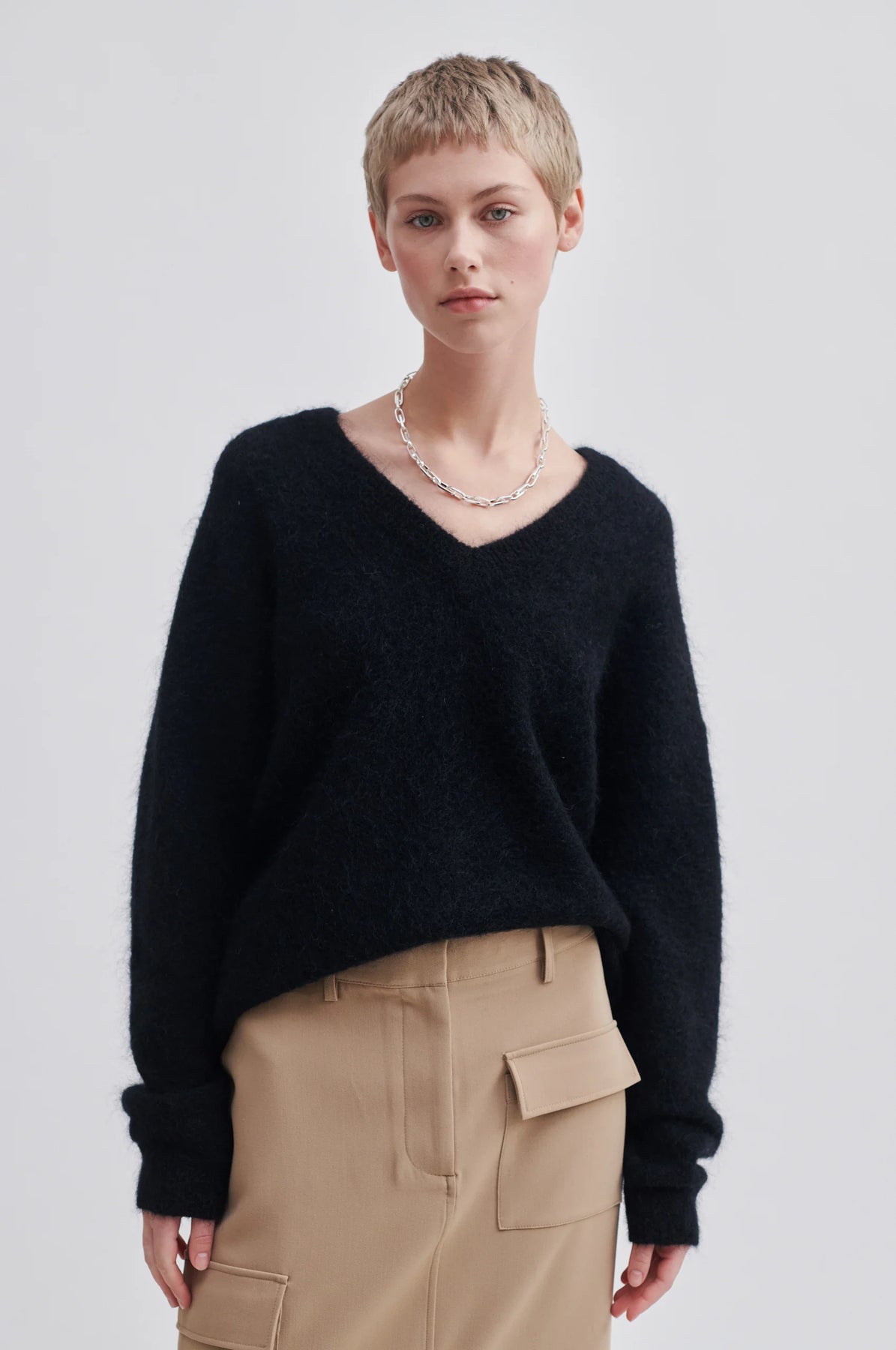 Brook Knit Oversize V-Neck - Black