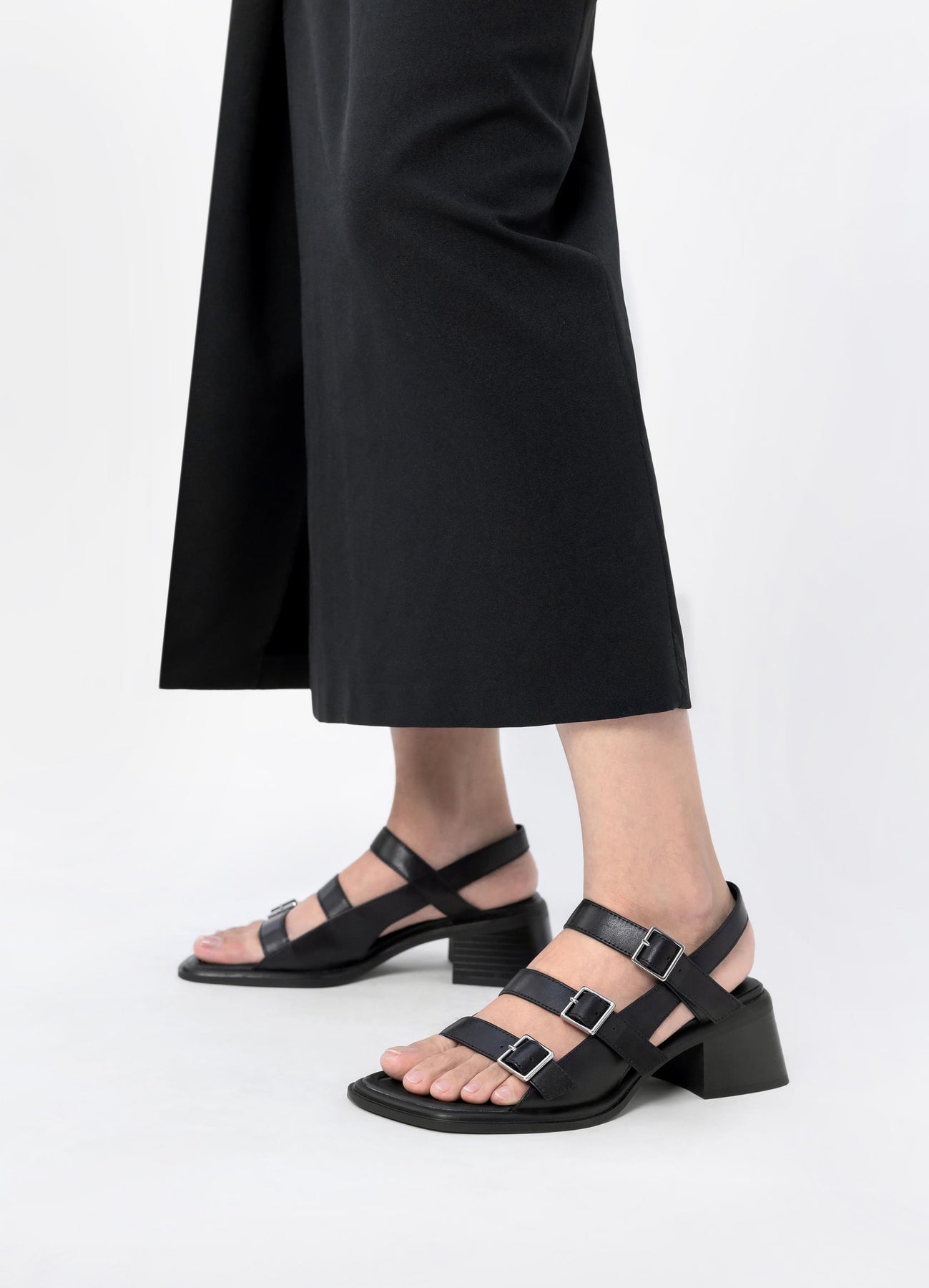 Ines - Black