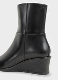 5829 Aino - Black