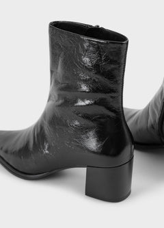 5854 Giselle - Black