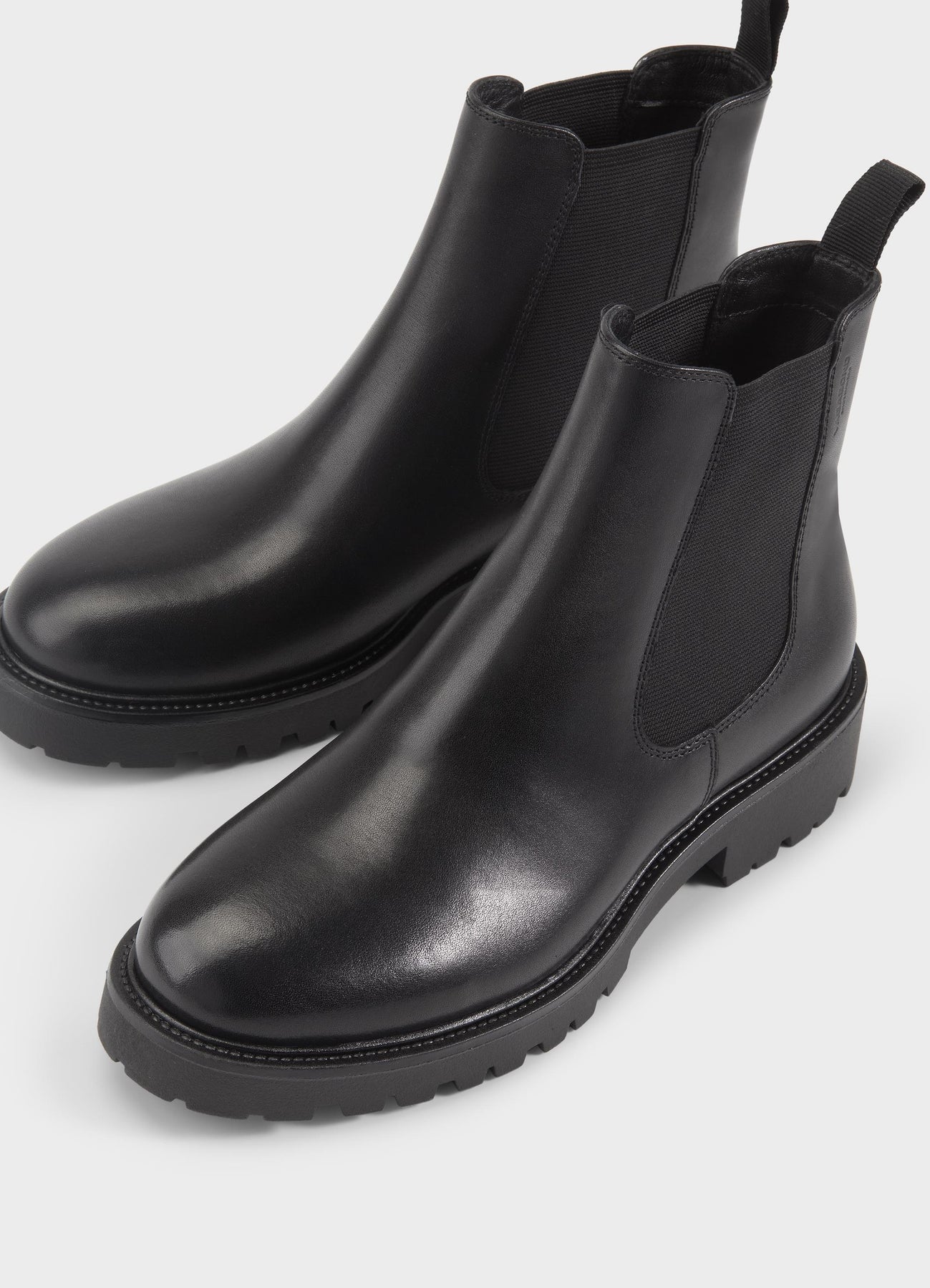 Kenova Chelsea Boots