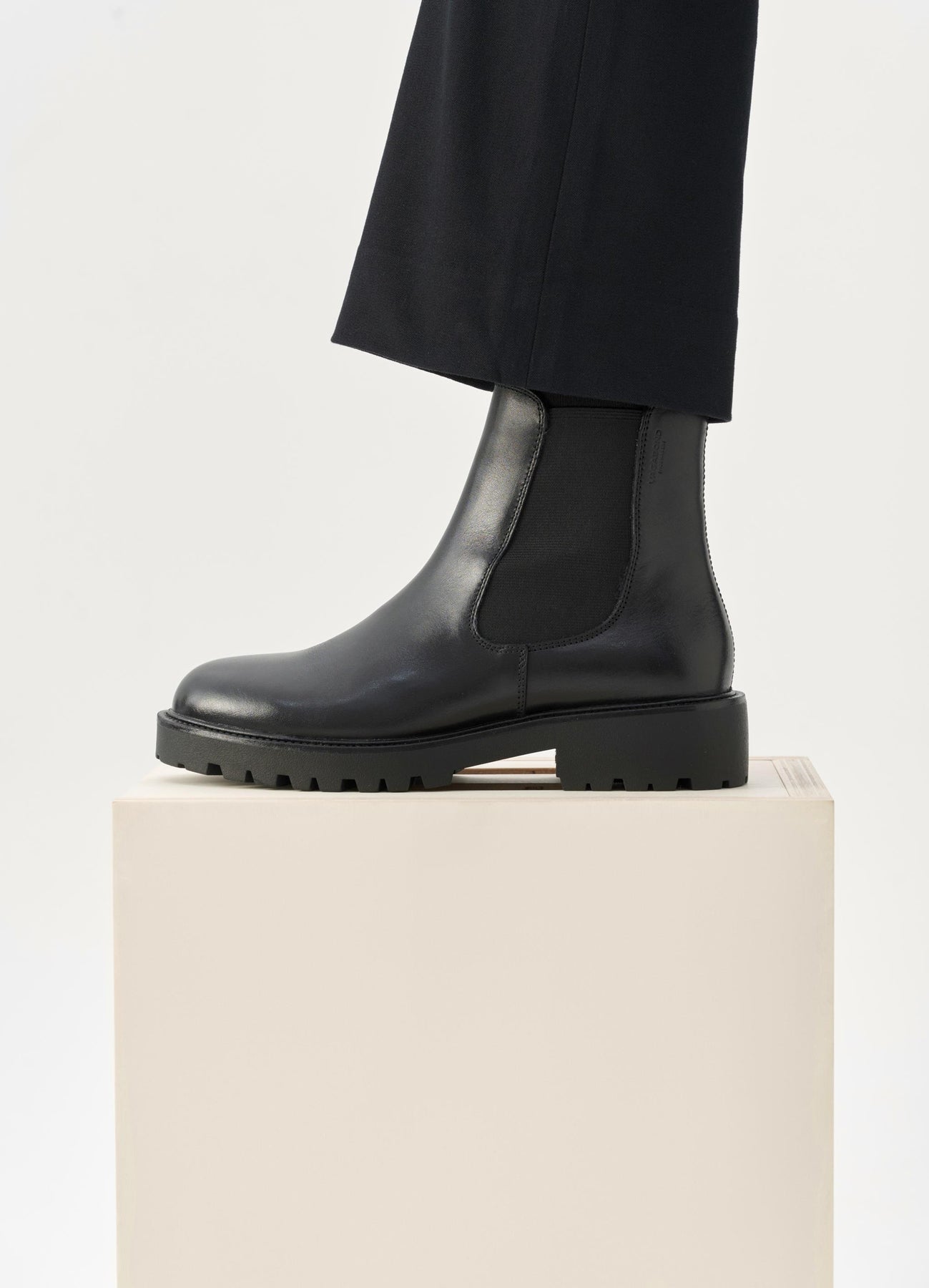 Kenova Chelsea Boots