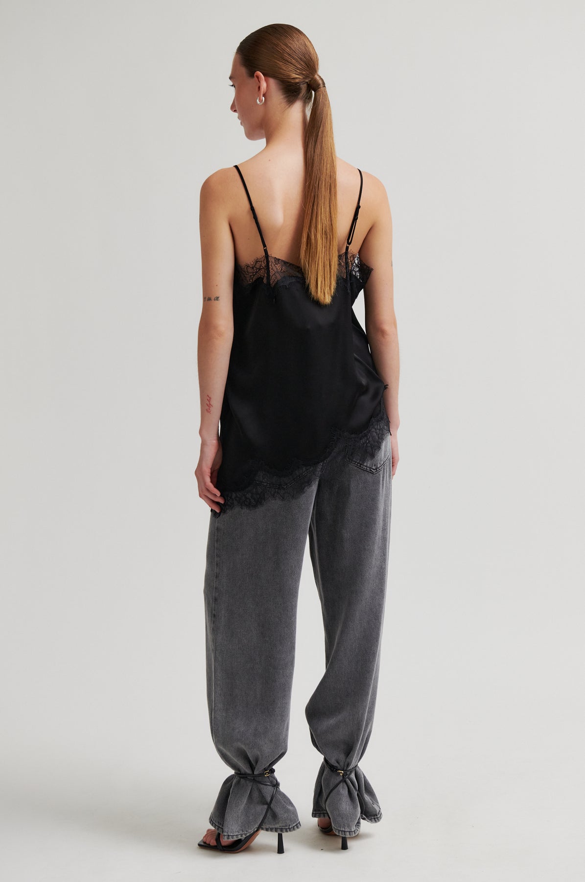 Lacia Strap Top - Svart
