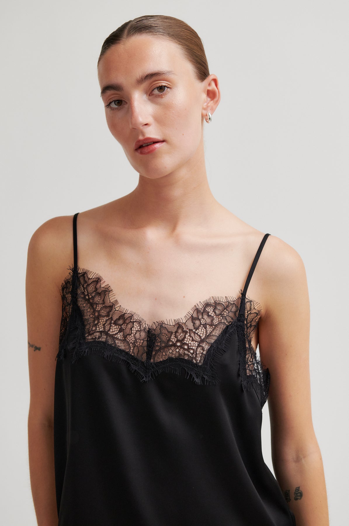Lacia Strap Top - Svart