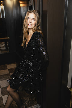 Jade Wave Sequins Solid Dress - Black