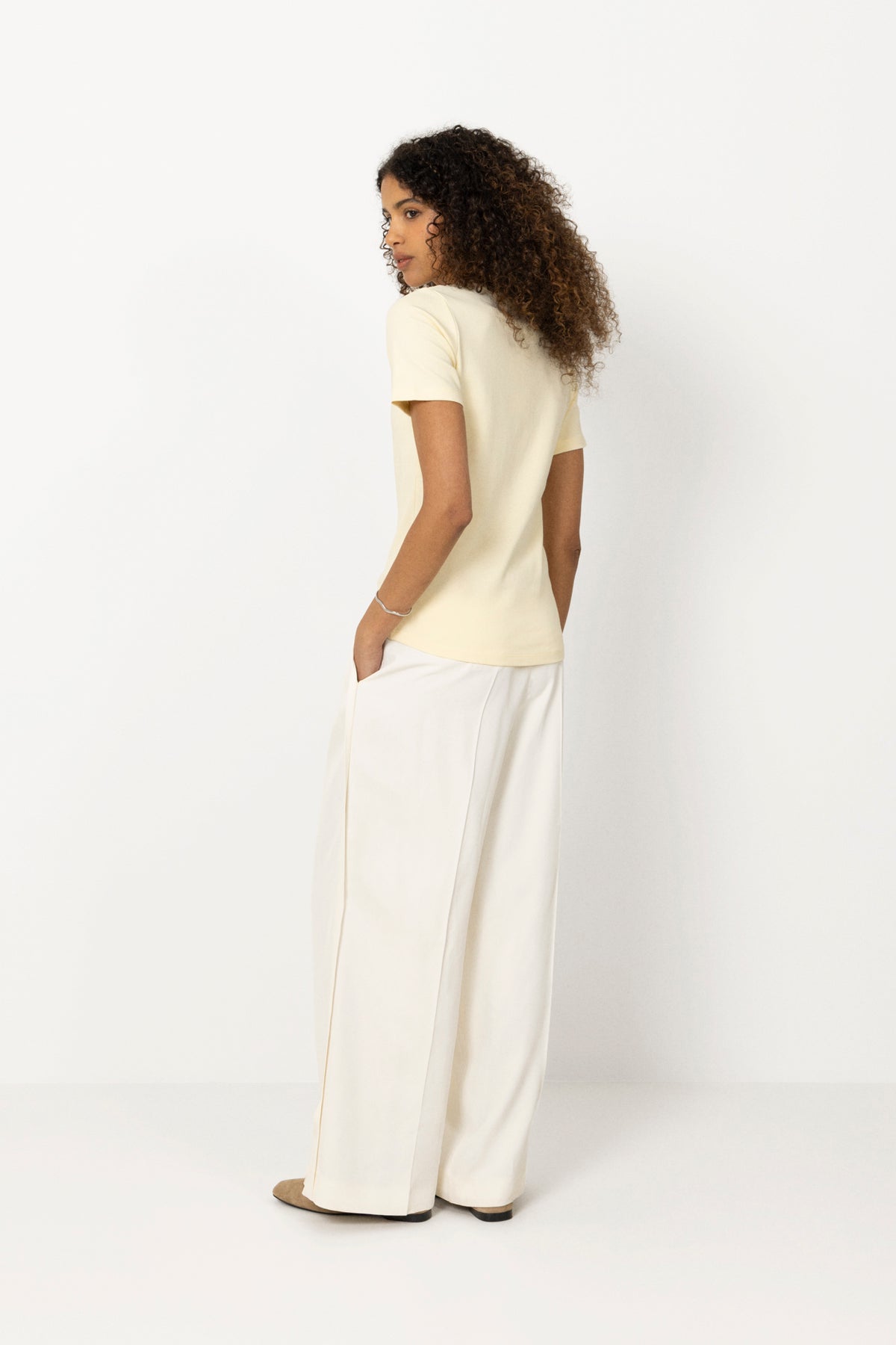 Linn Tee - Pastellgul