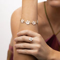 Adeline Pink Enamel Flower Chain Armband - Guld