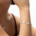 Adeline Pink Enamel Flower Chain Armband - Guld
