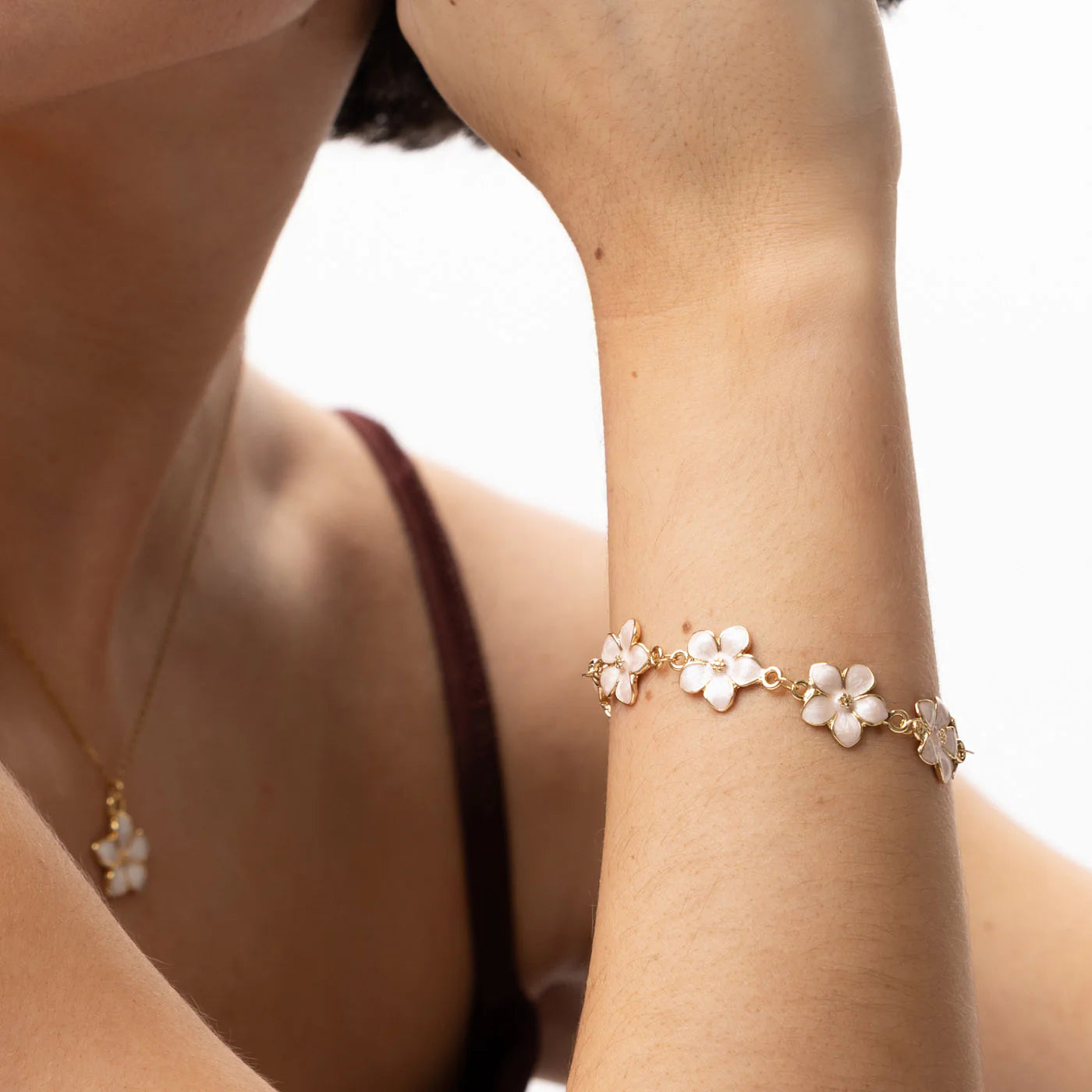 Adeline Pink Enamel Flower Chain Armband - Guld