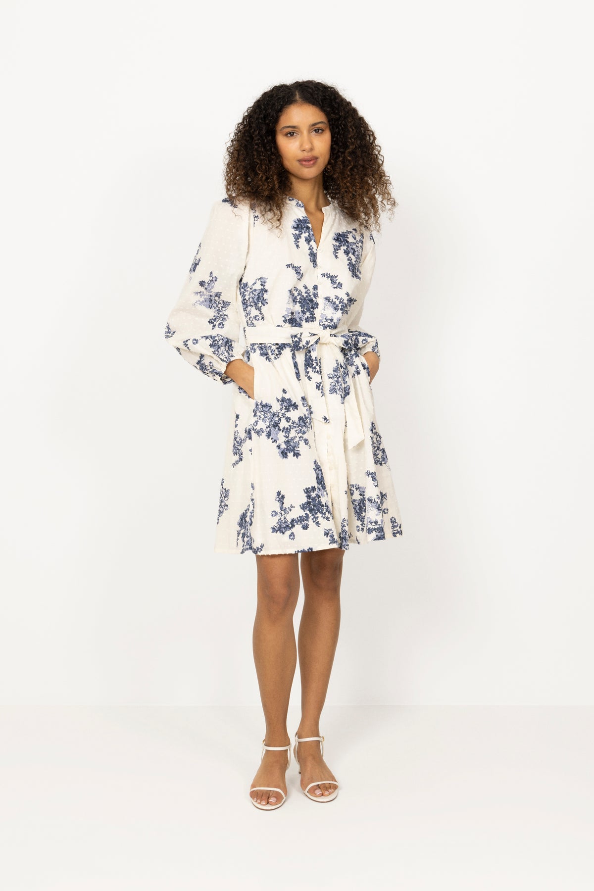 Avirapw Dr - Blue Shadow Flower Print