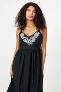 Biannapw Dress - Svart med benvitt broderi