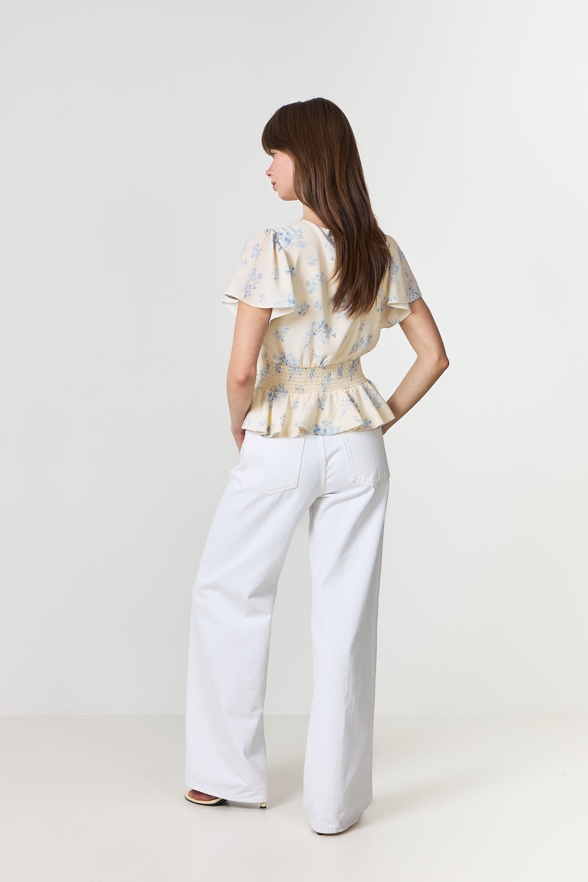 Jasmin Delicate Flower Blouse - Creme