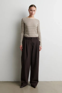 Flyra O-Neck Tee - Demitasse