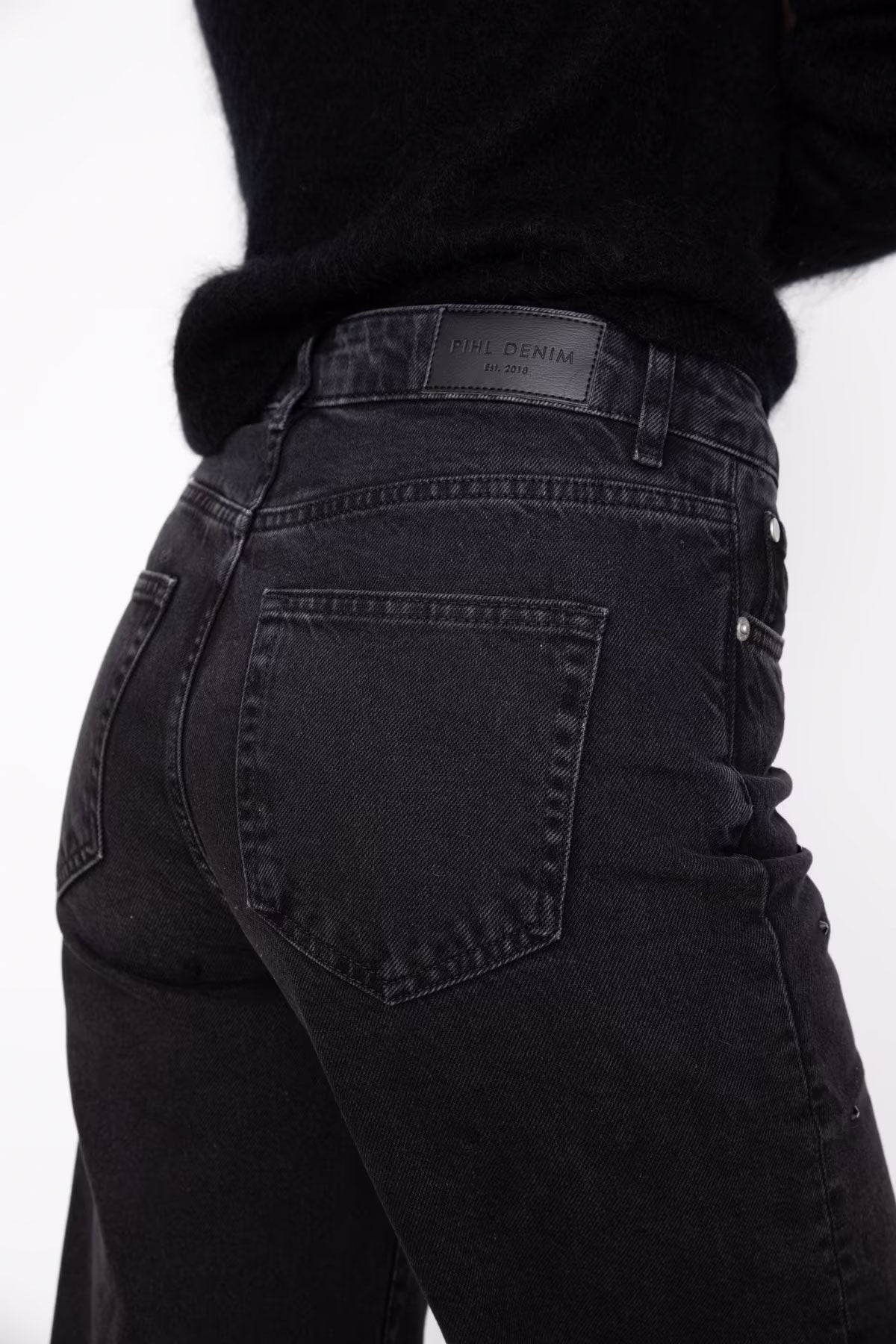 Taylor Embellished - Washed Black