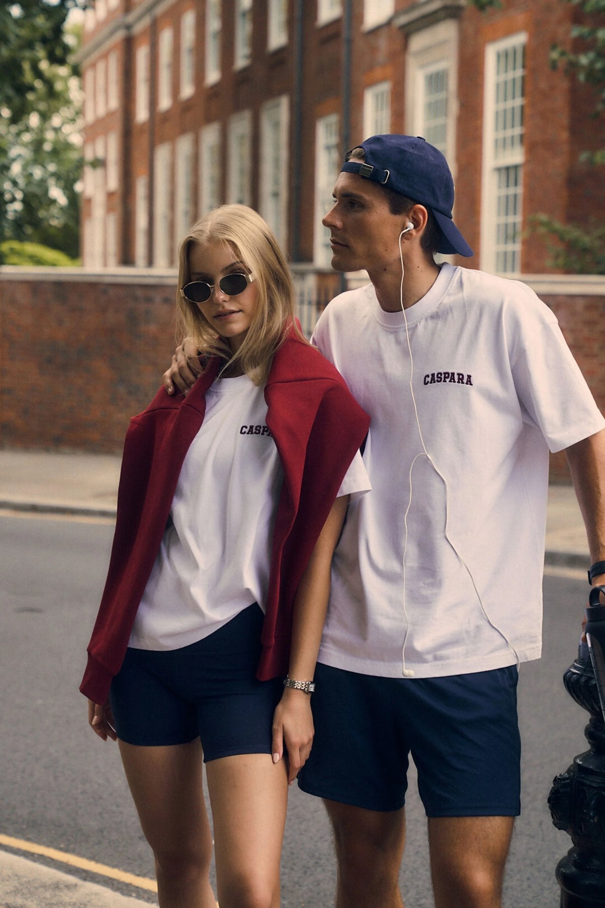 W. Varsity Tee - Vit/Vinröd