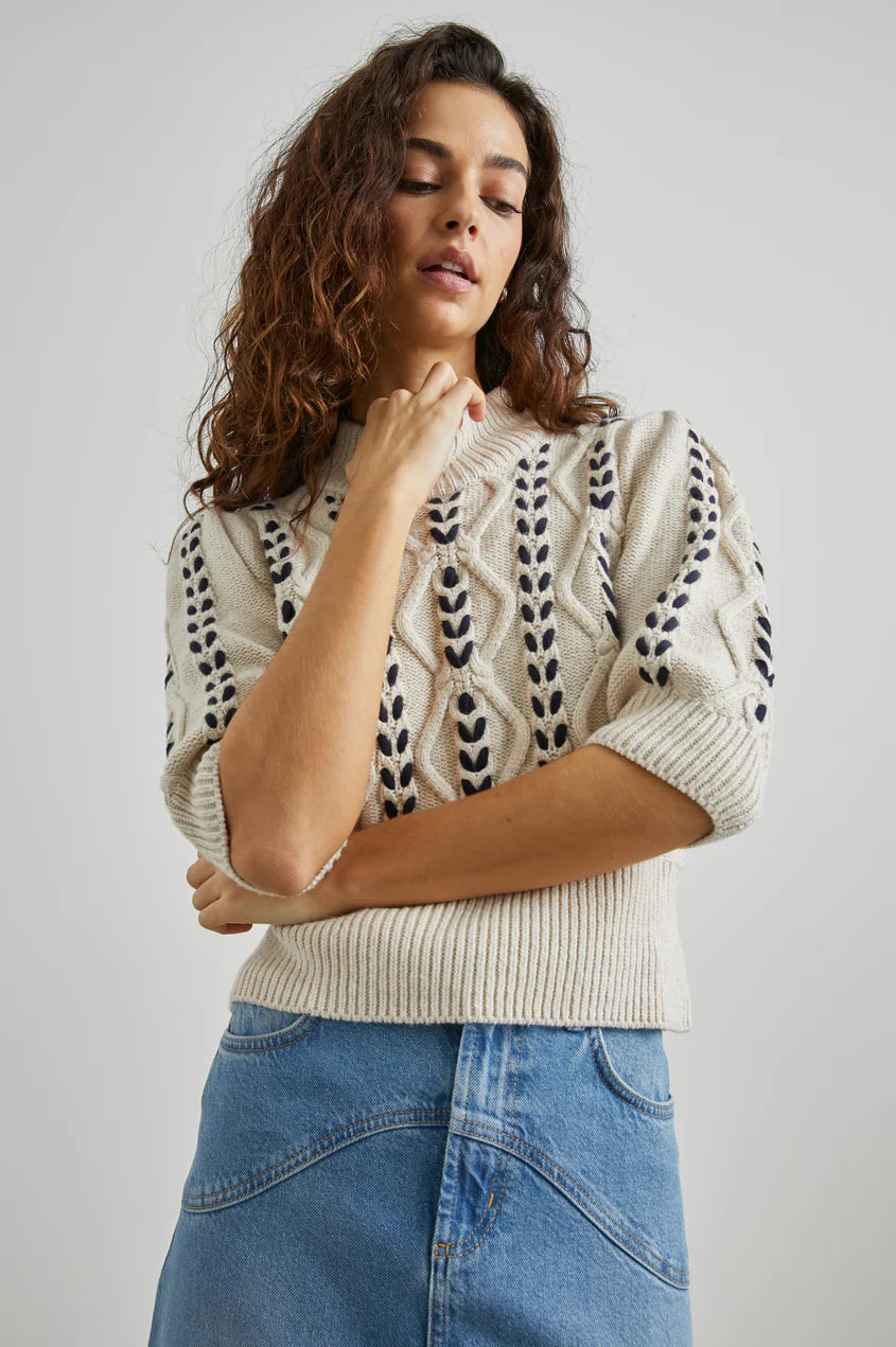 Addy - Oatmeal Navy Cables