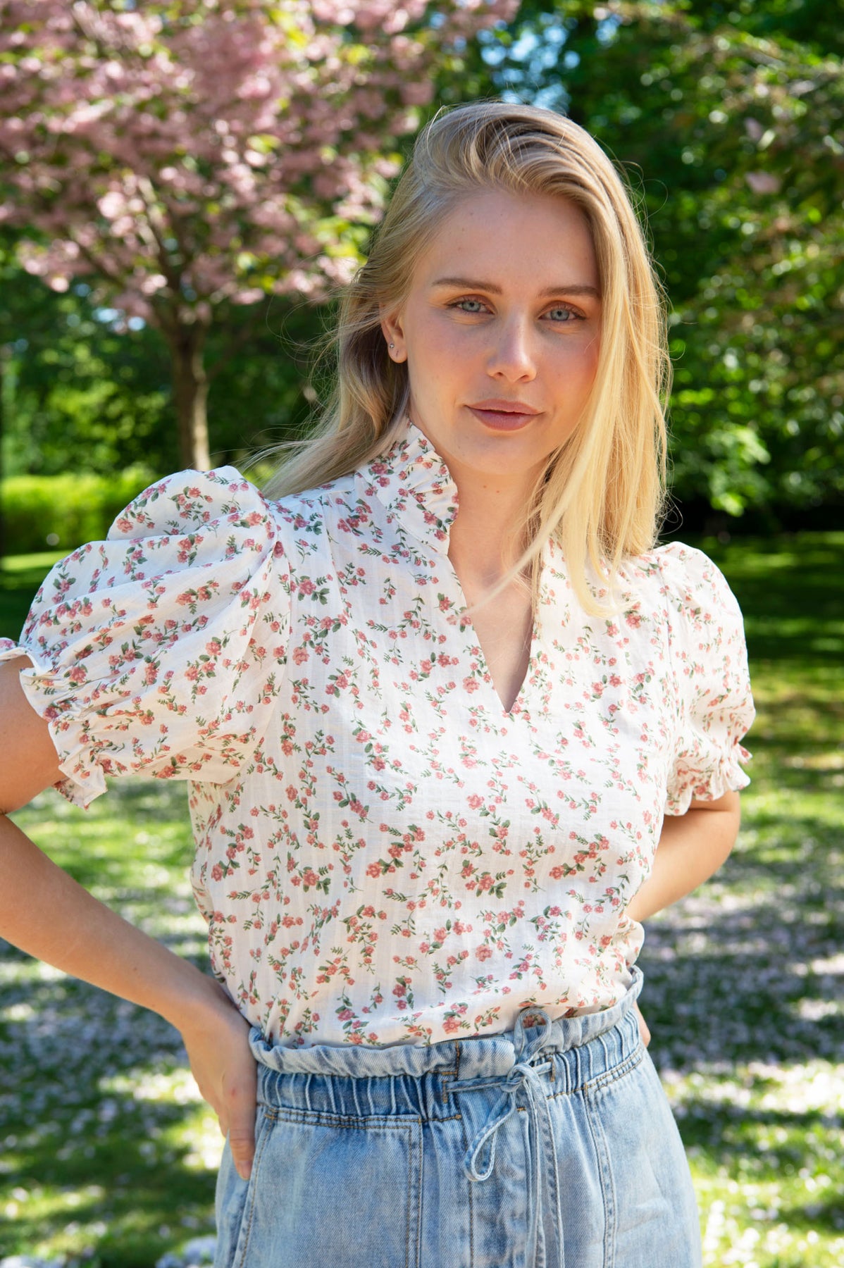 Signy Blouse - White Pink