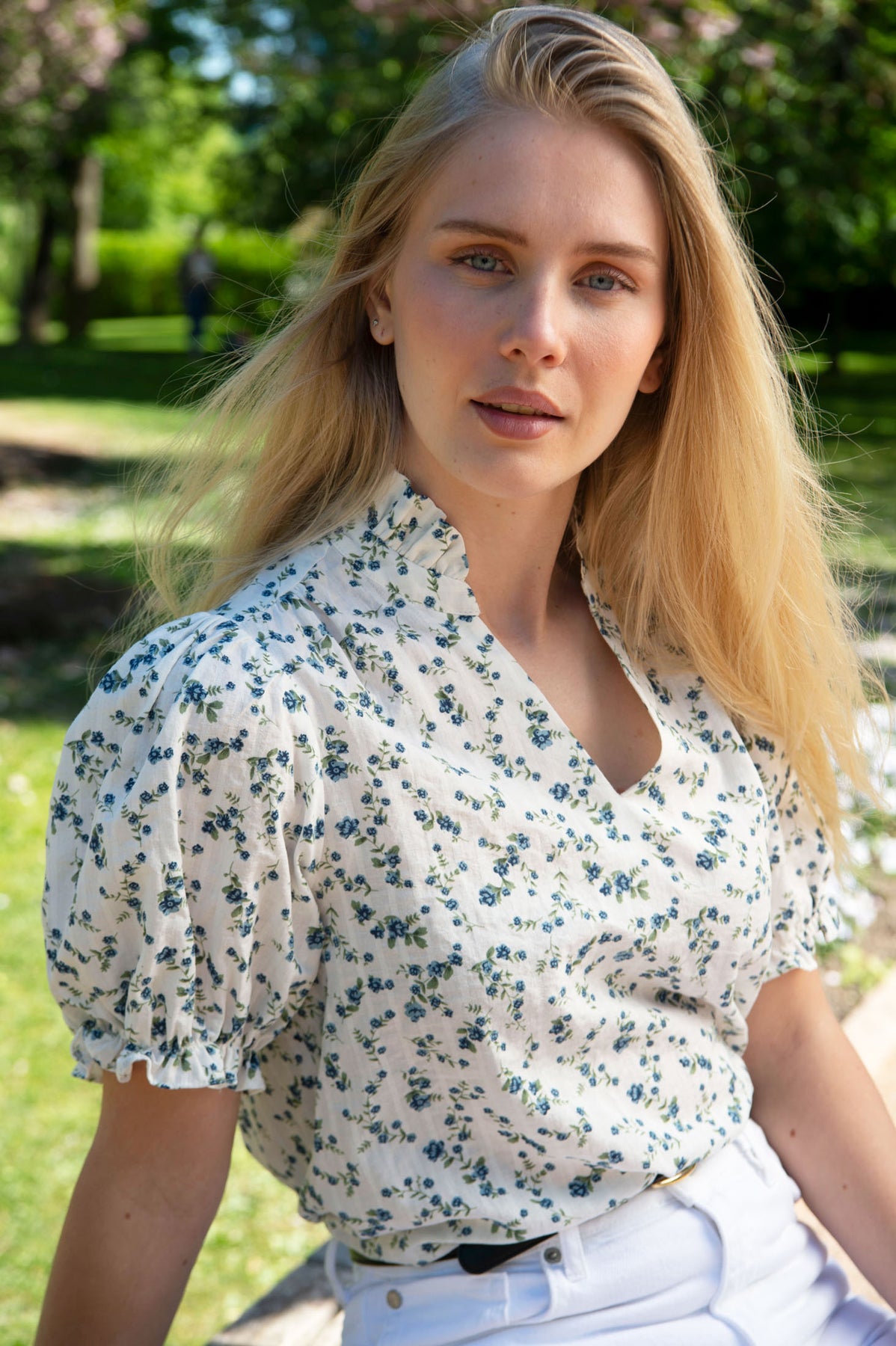 Signy Blouse - White Blue