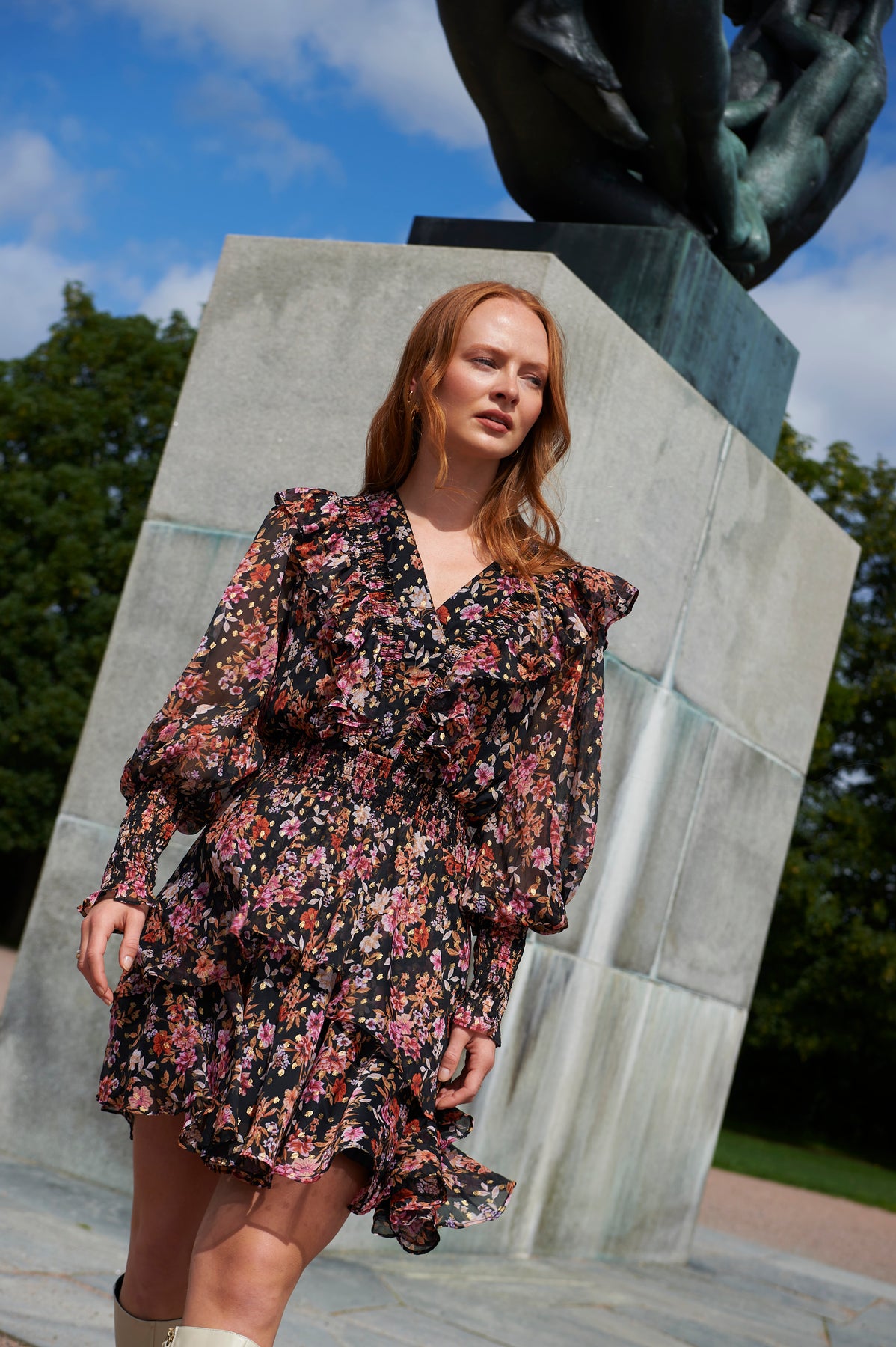 Frøya Short Golden Flower Dress - Black