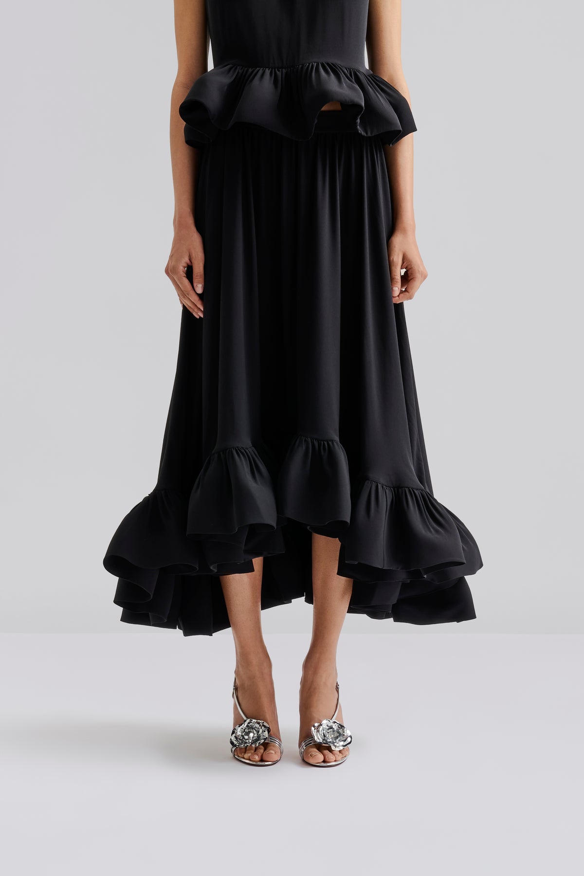 Adriana Frilled Hem Midi Skirt - Svart