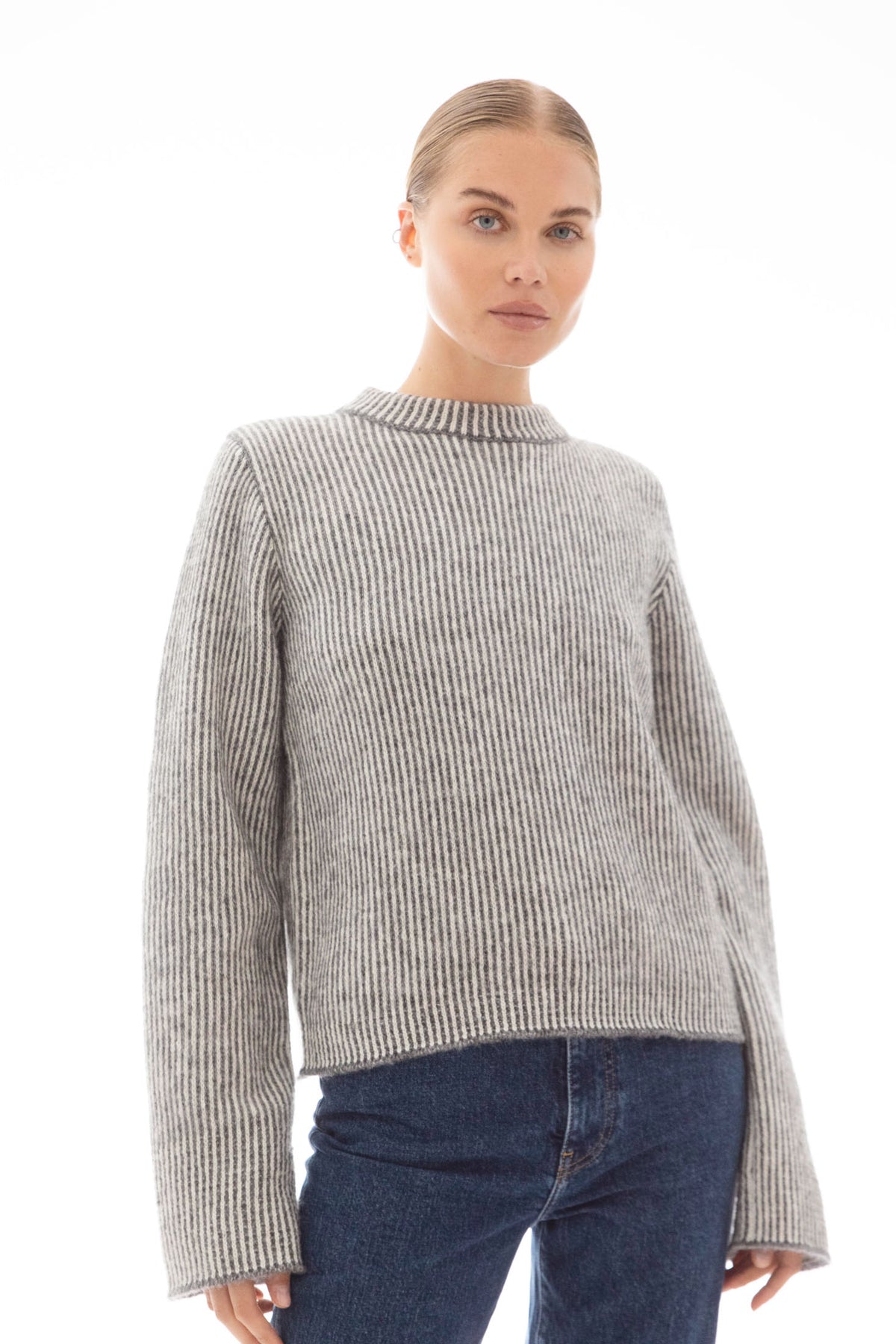 Aron Knit - Grey Stripe