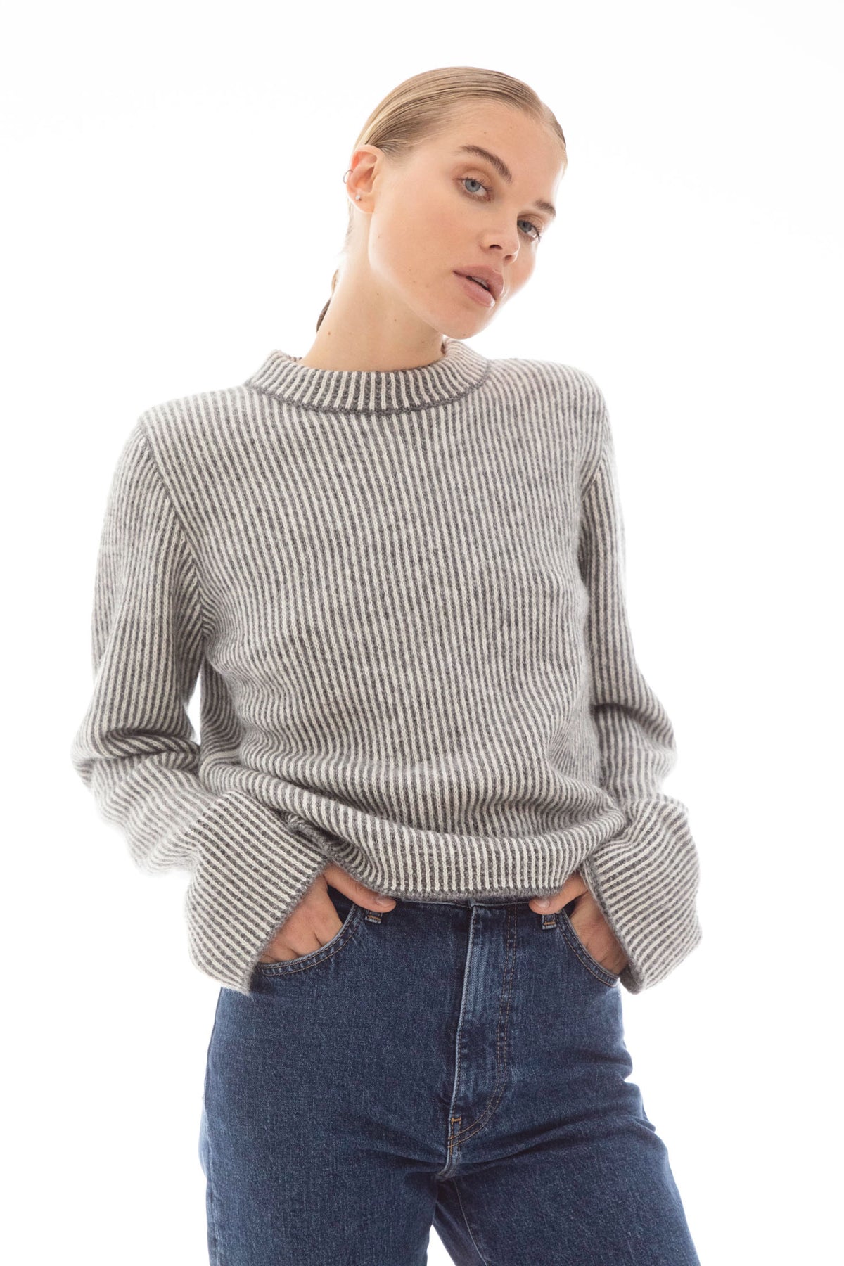 Aron Knit - Grey Stripe