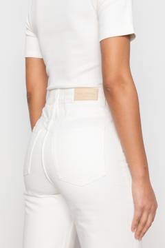 Holly - White