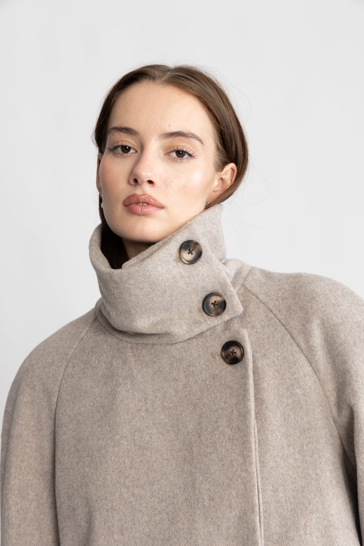 Isadora Ulljacka - Grey Sand