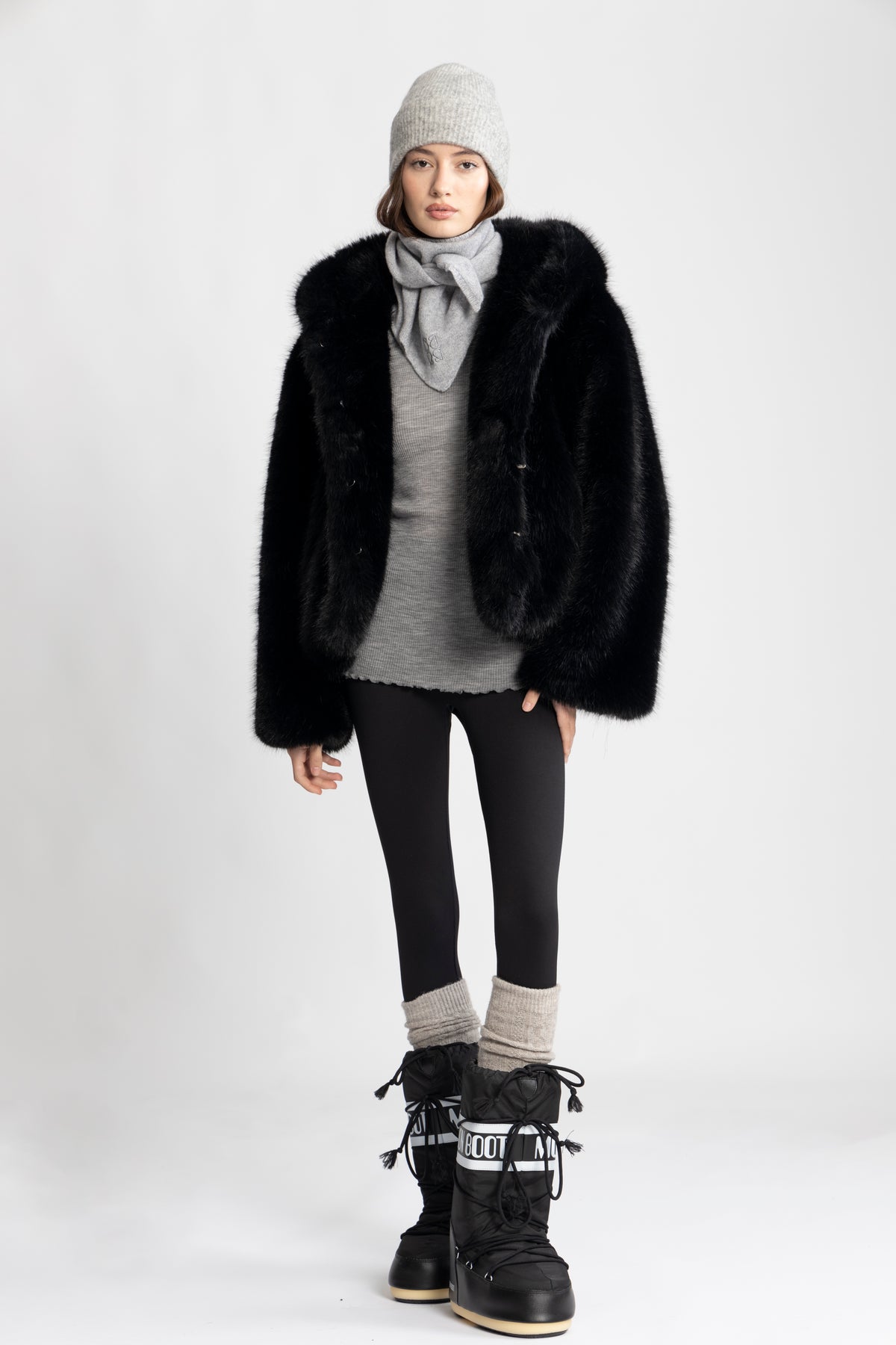 Astrid Faux Fur Jacket - Svart