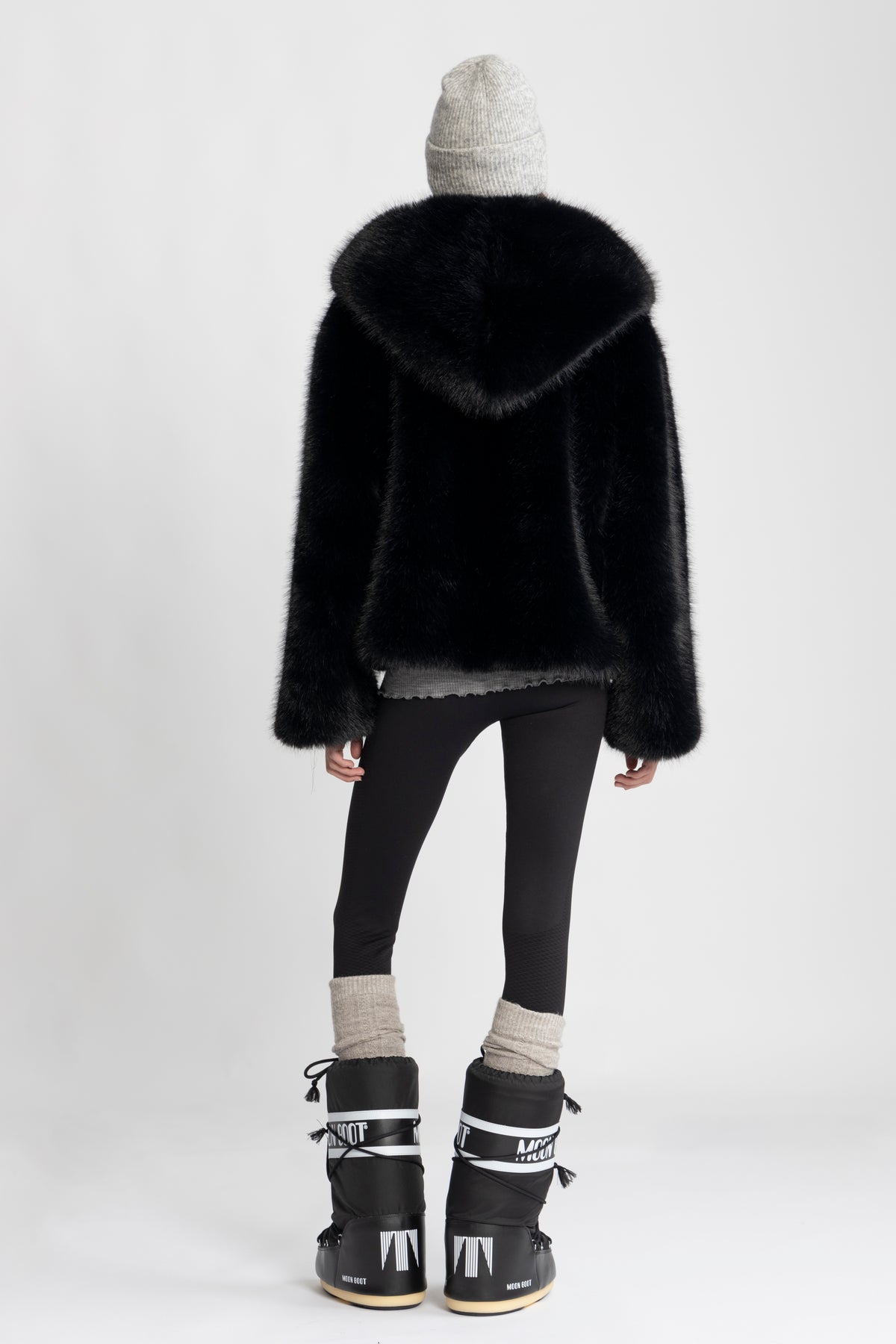 Astrid Faux Fur Jacket - Svart