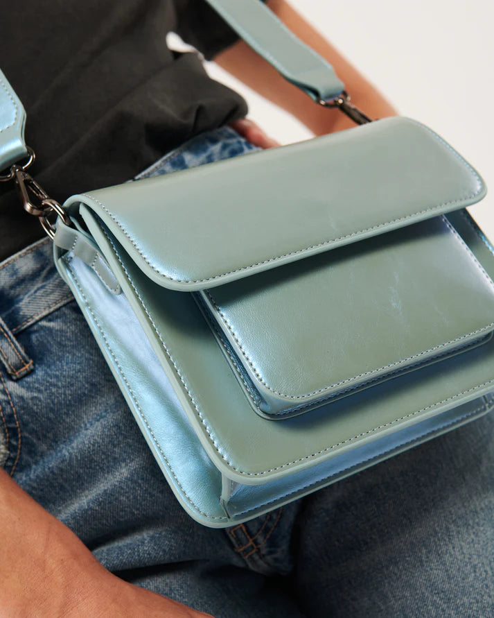 Cayman Pocket Shiny Structure - Blue Mist