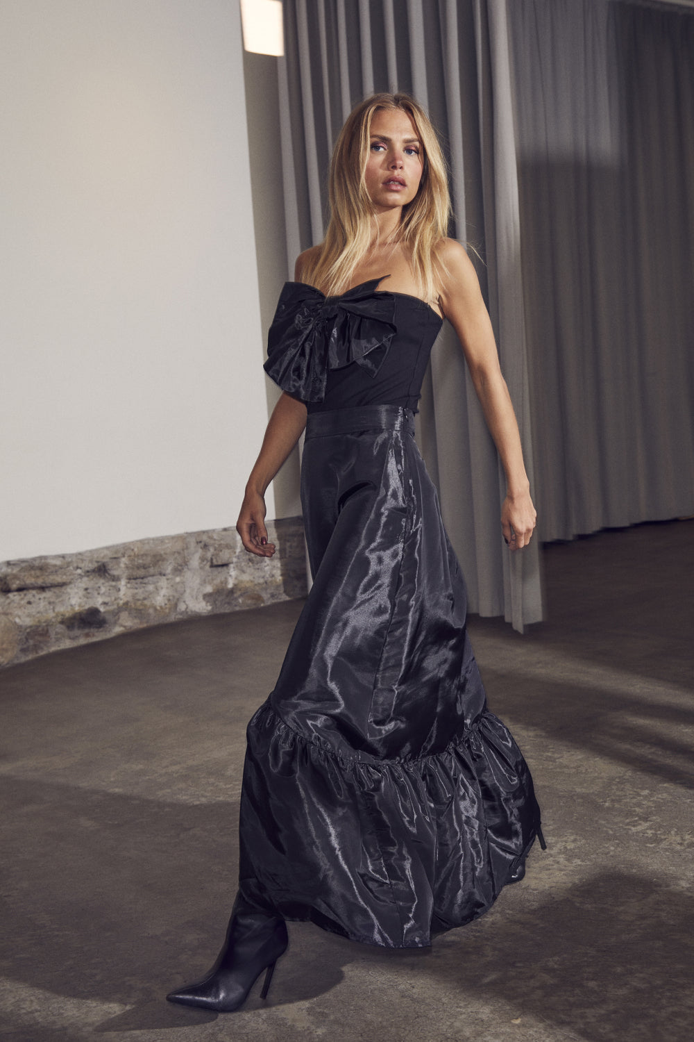 Barrycc Bow Top - Black