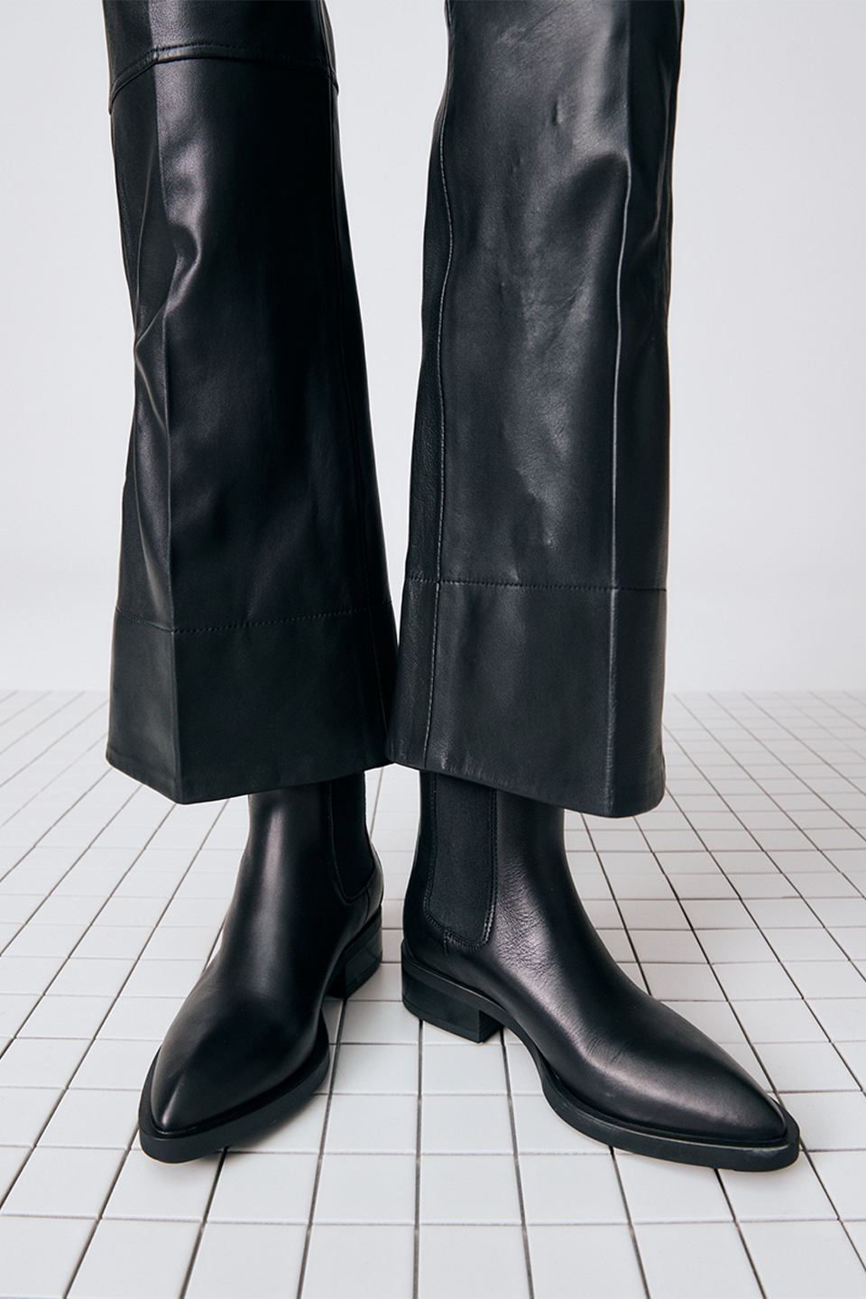 CPH326 Leather - Black