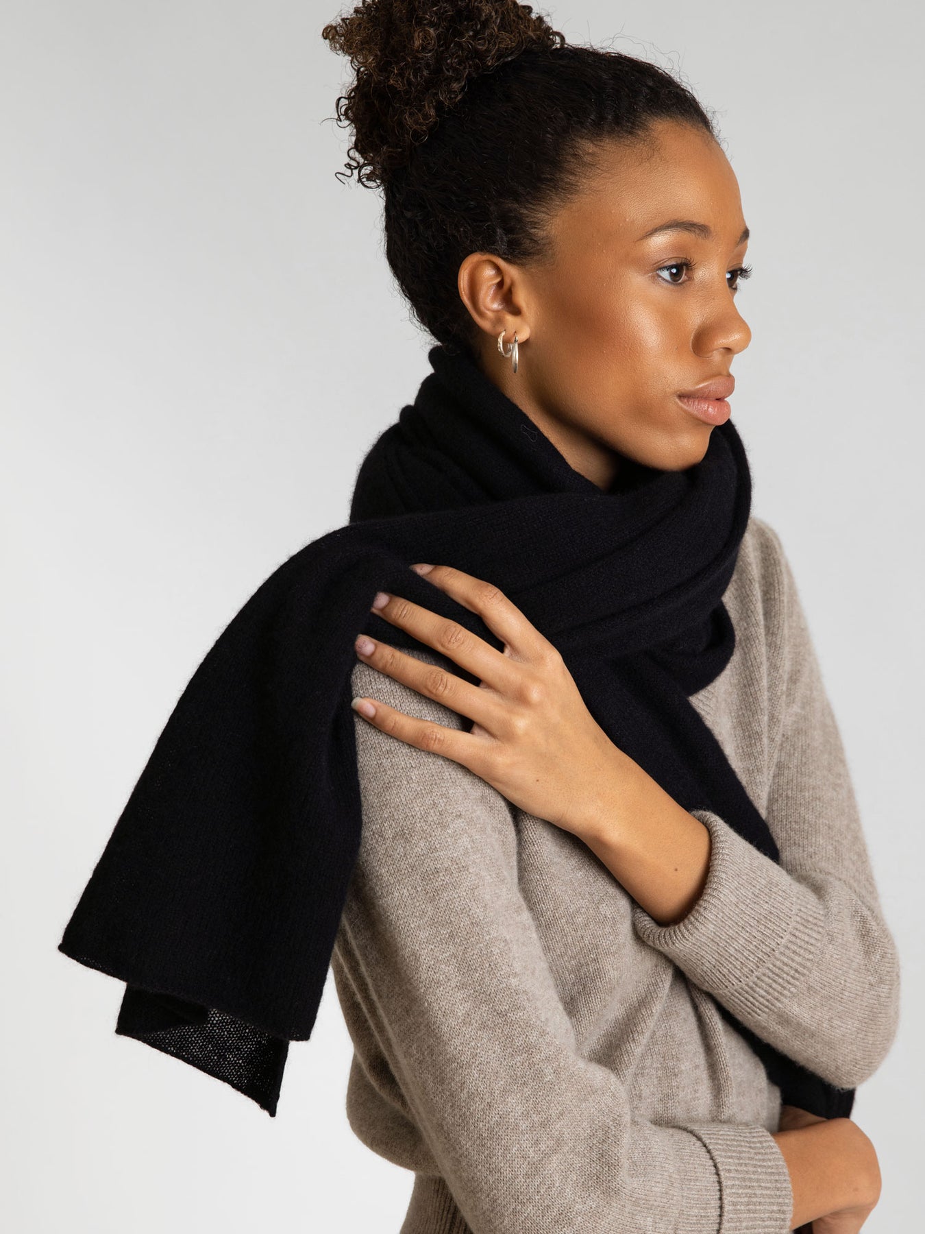 Cashmere Scarf "Flow" - Svart