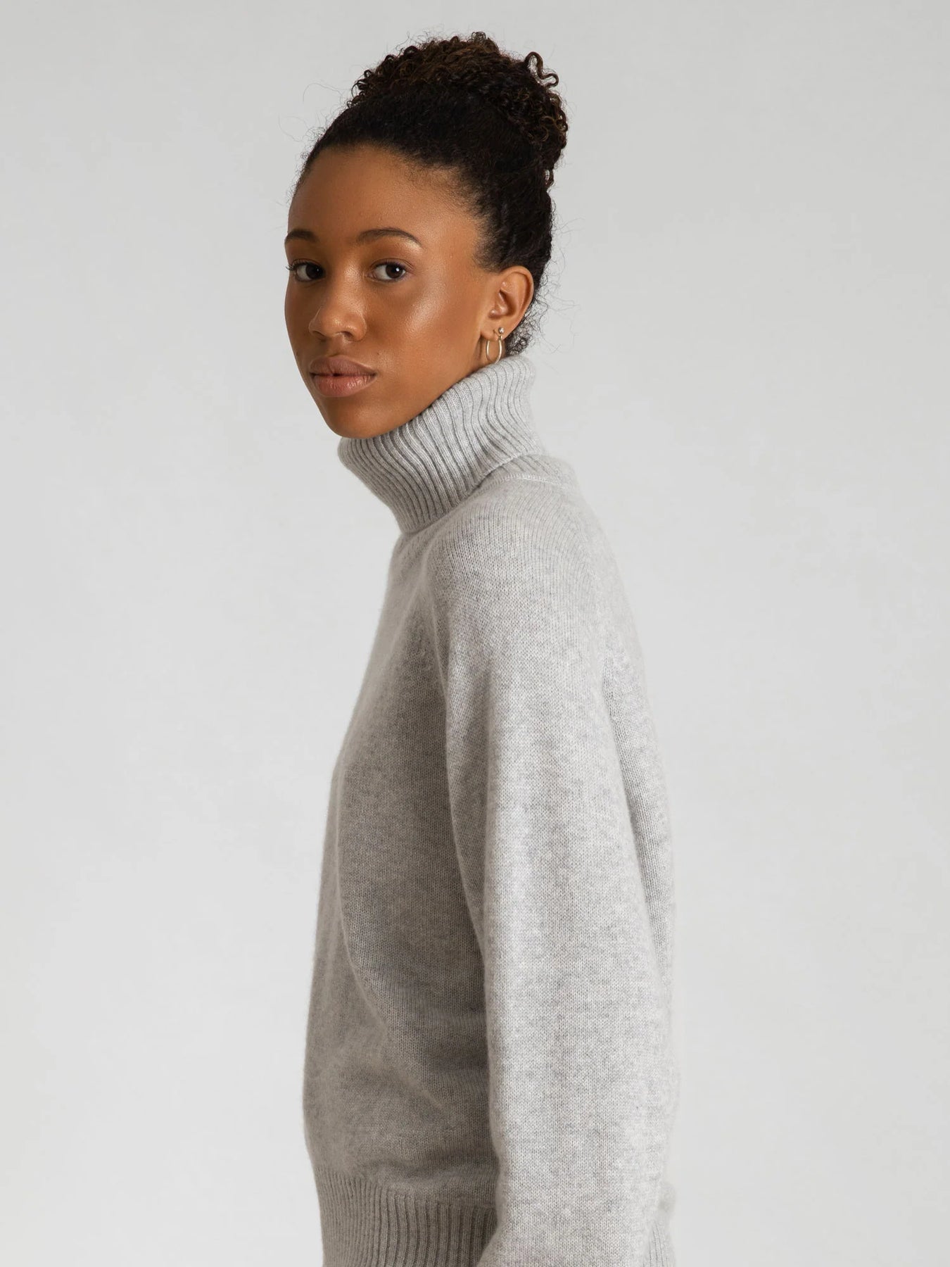 Cashmere Sweater With High Neck “Milano” - Ljusgrå