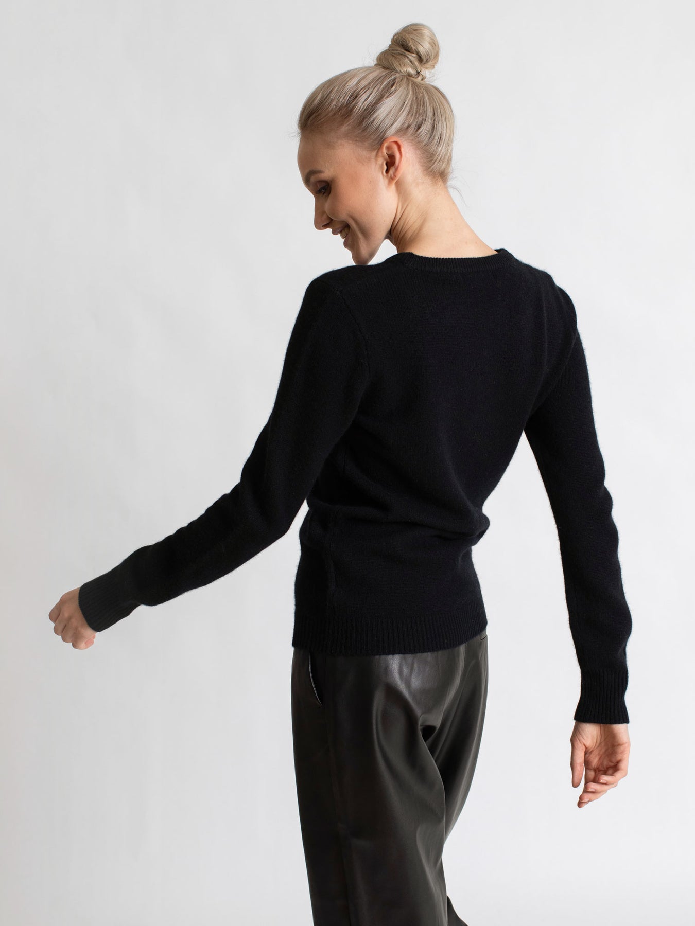 Cashmere Sweater "Saga" - Black