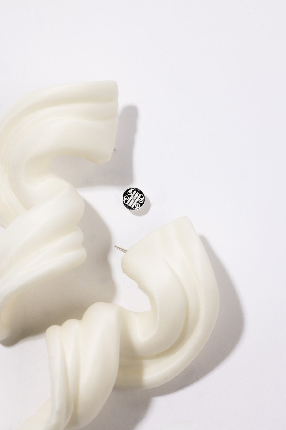 Cocoon Earrings - Vita