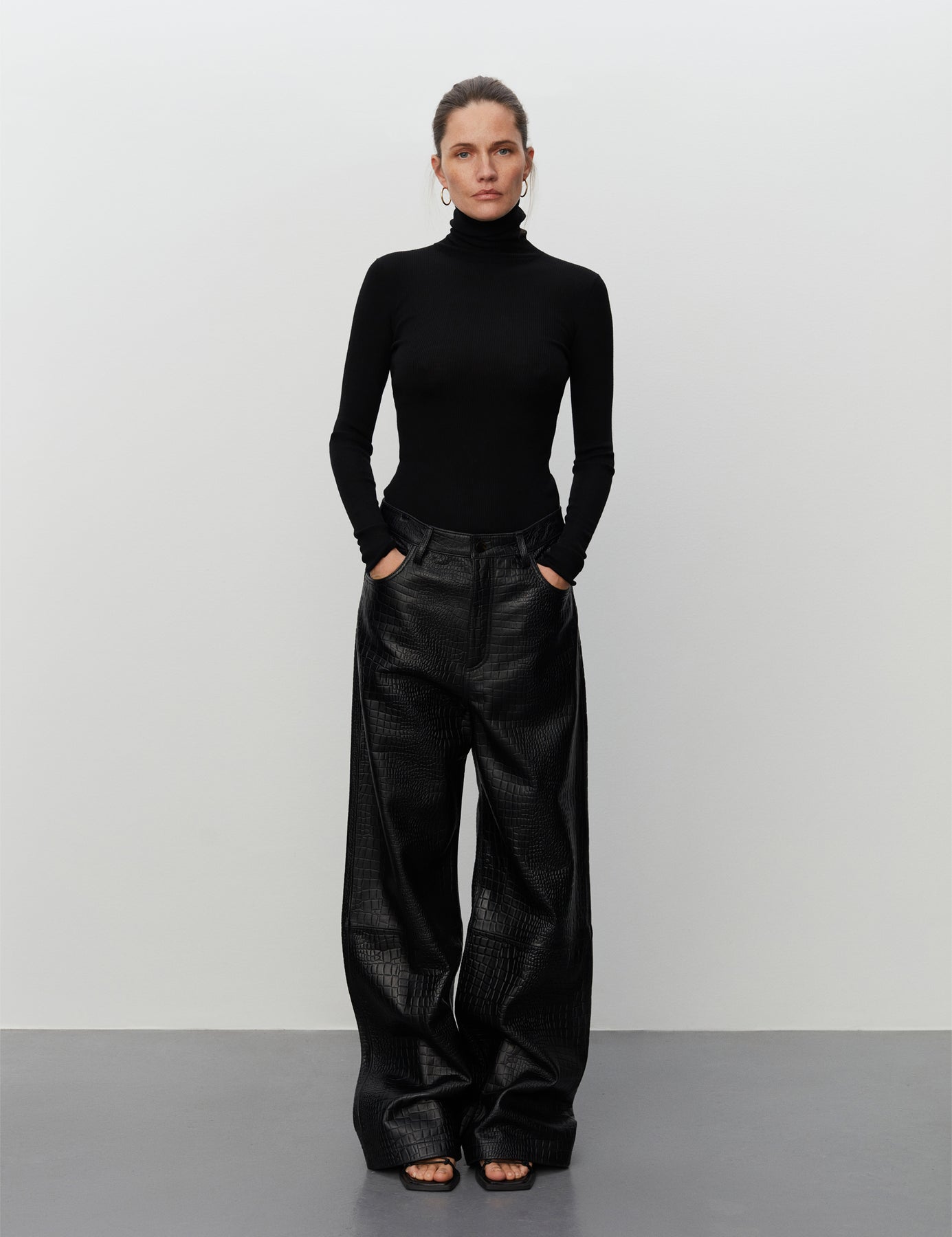Sierra - Black