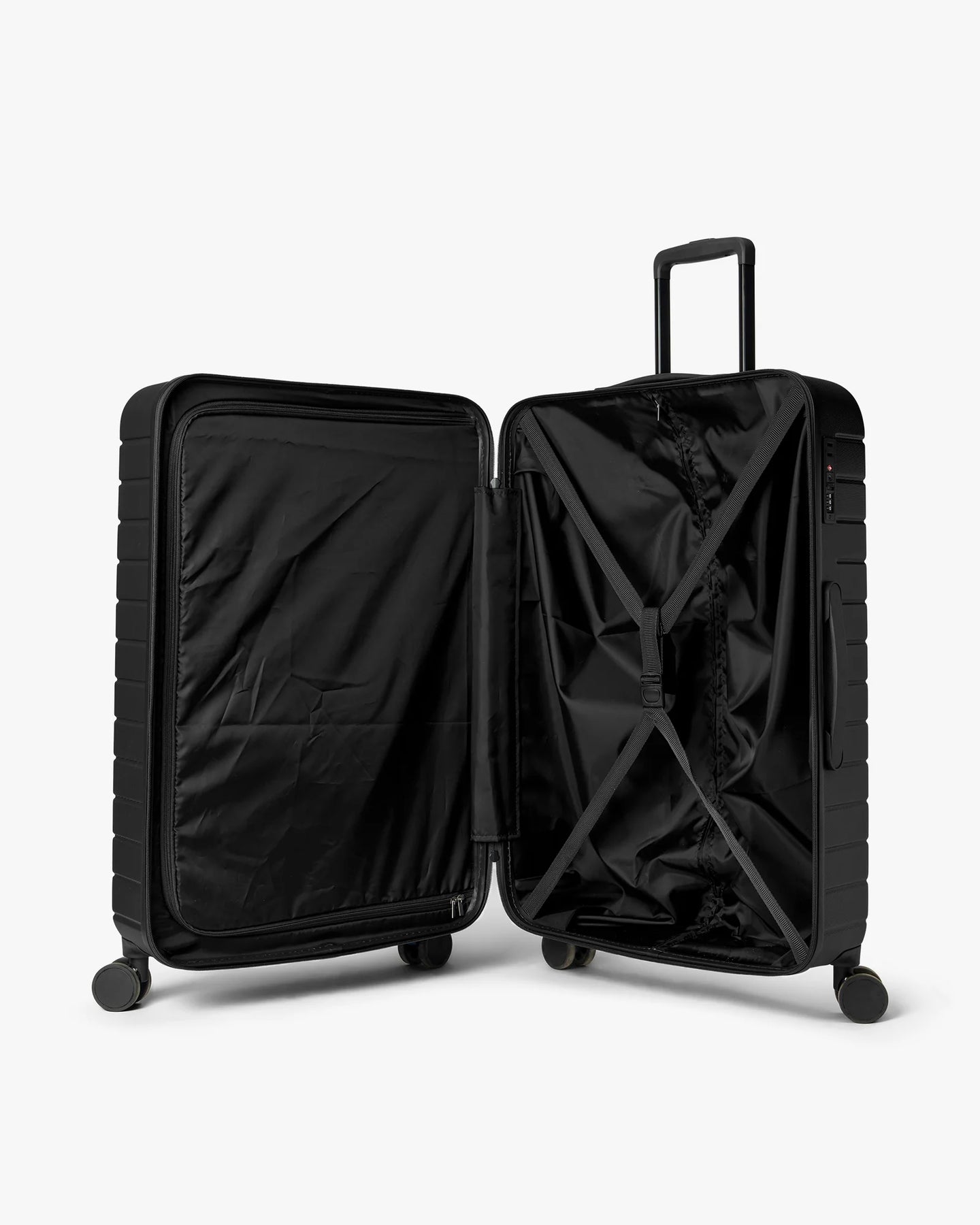 Day Tonal 28" Suitcase - Svart