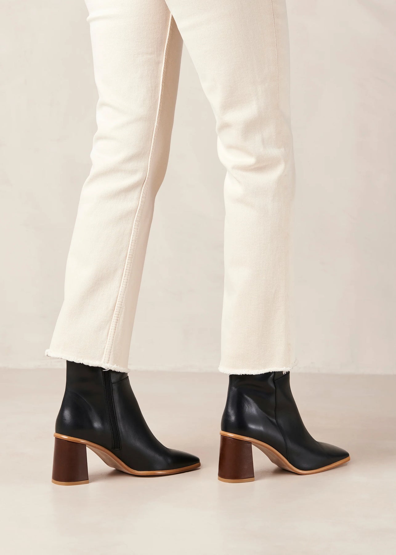 West Vintage - Black