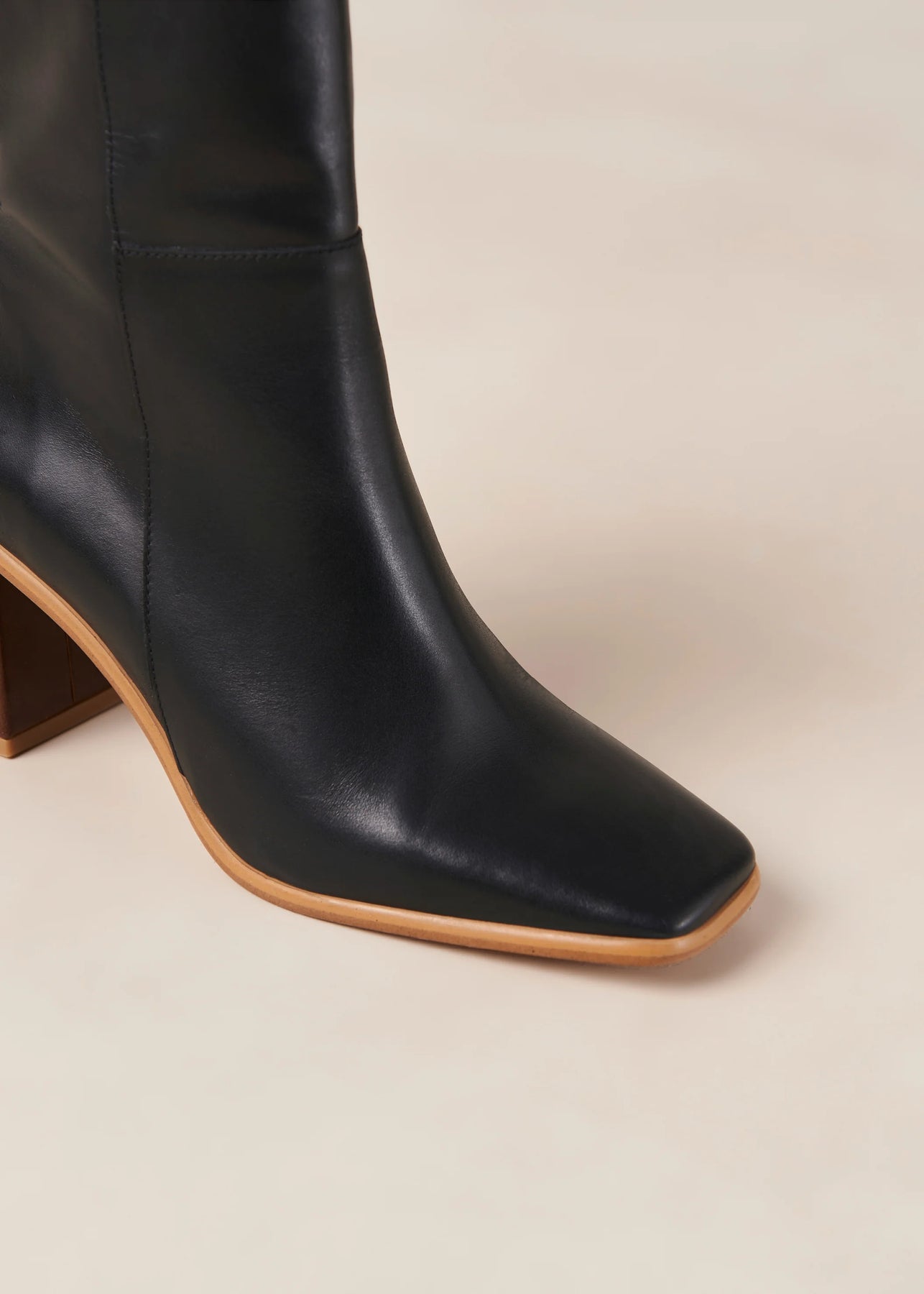 West Vintage - Black