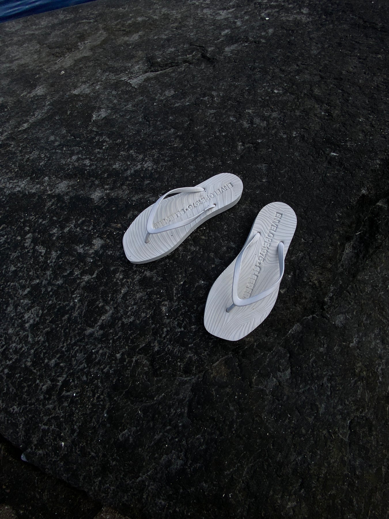 Envelope1976 X Sleepers - White